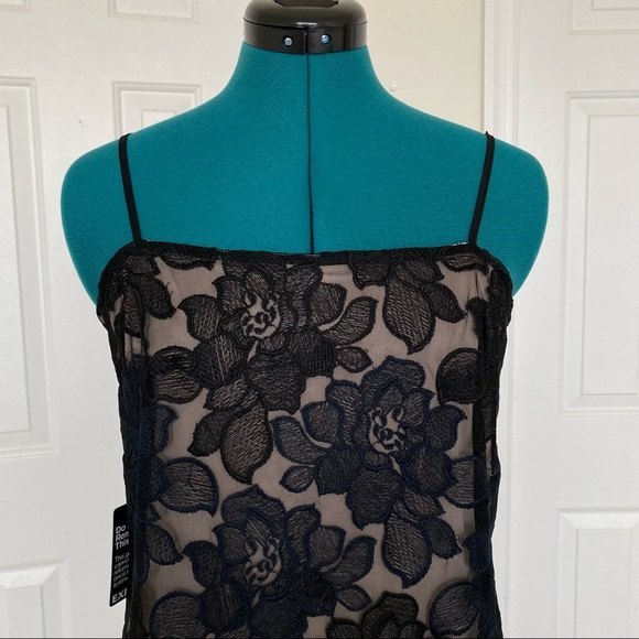 Express Black Embroidered Floral Mini Dress Womens Size Medium Tan Lining - Picture 3 of 16